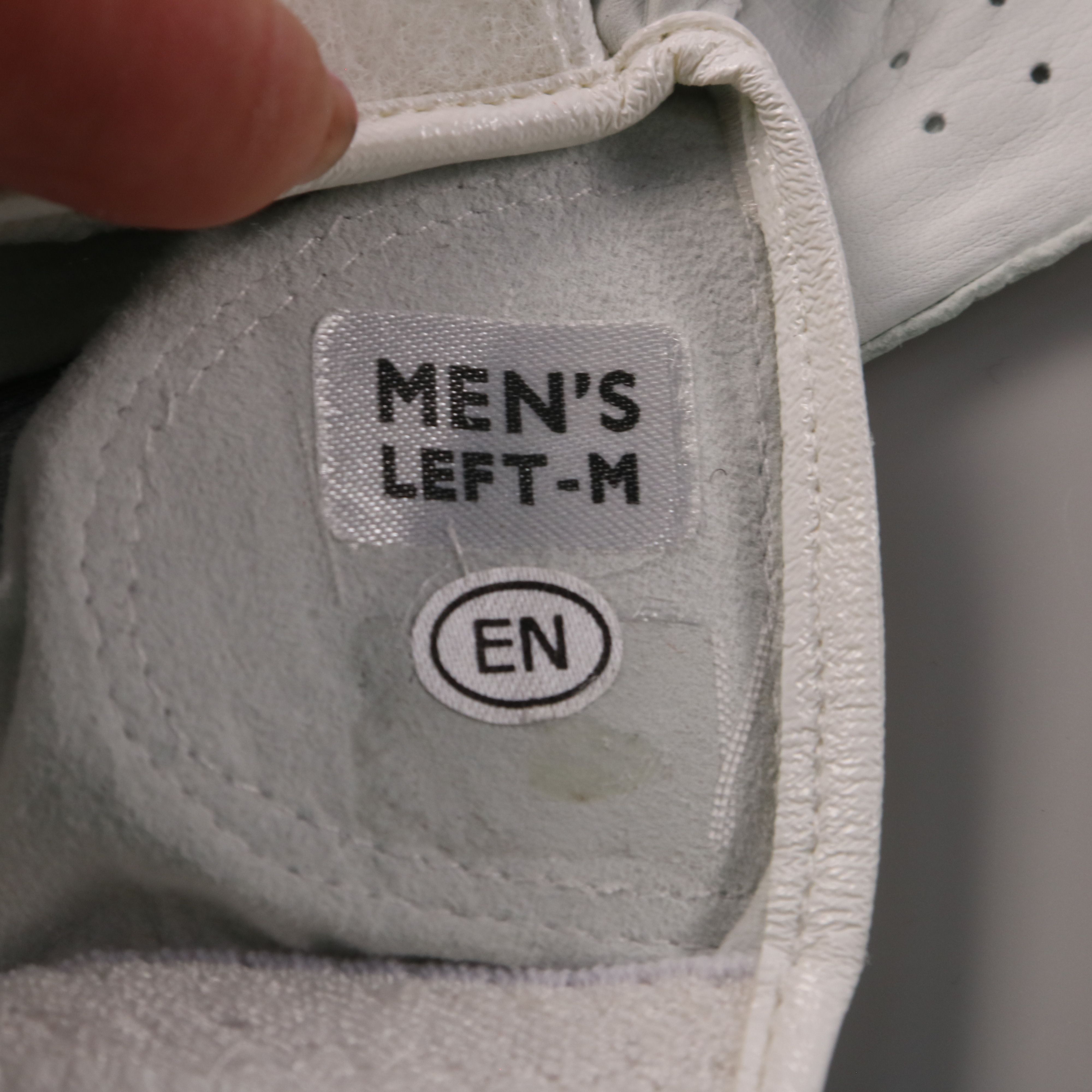 перчатка Bally