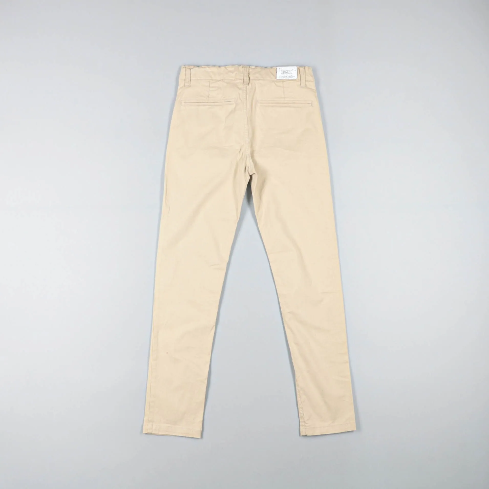 брюки не указано