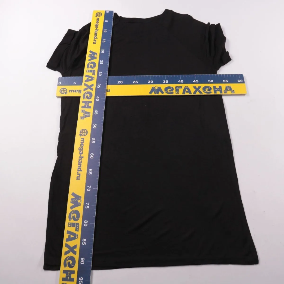 платье Gina Tricot